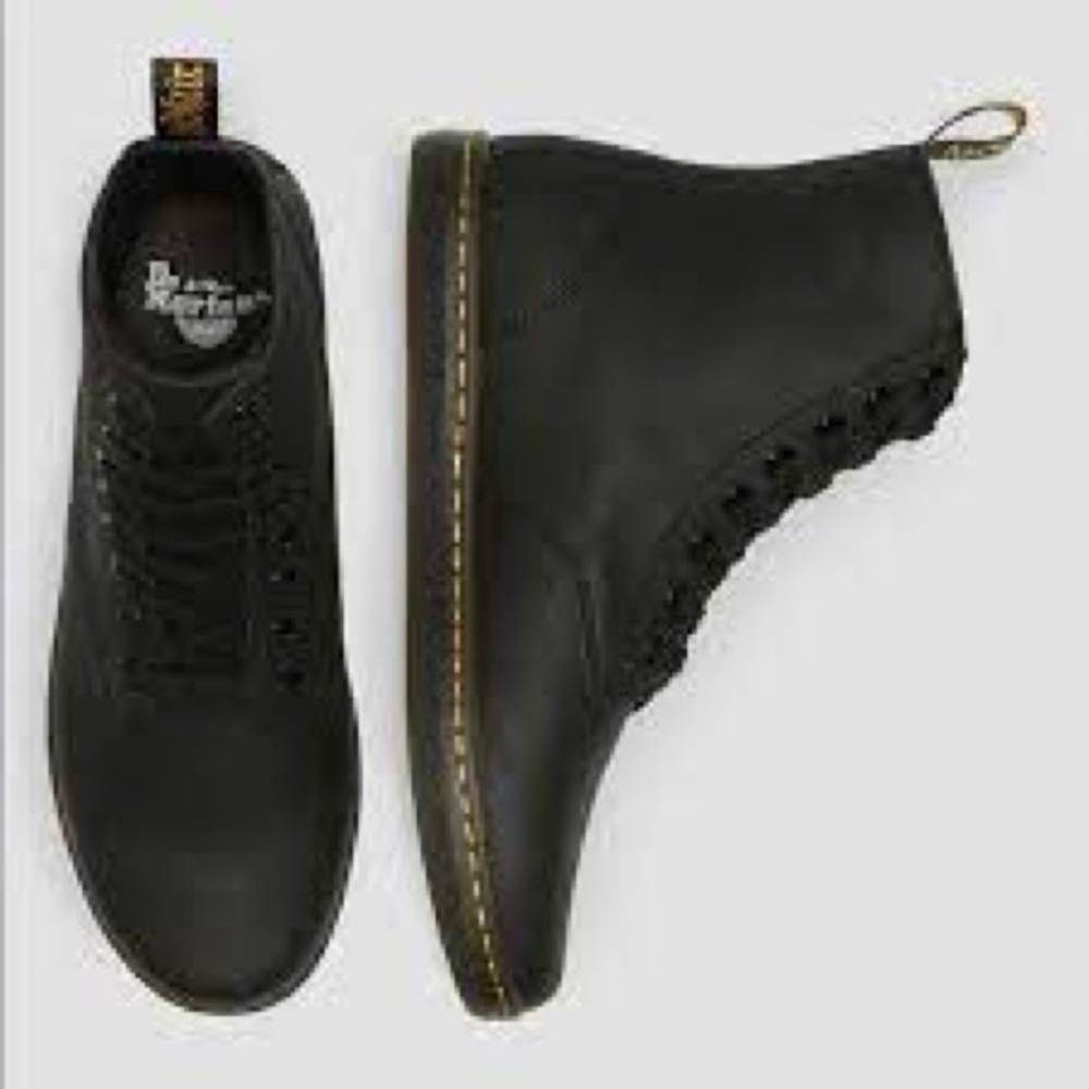 Dr Martens black Tobias leather causal boot